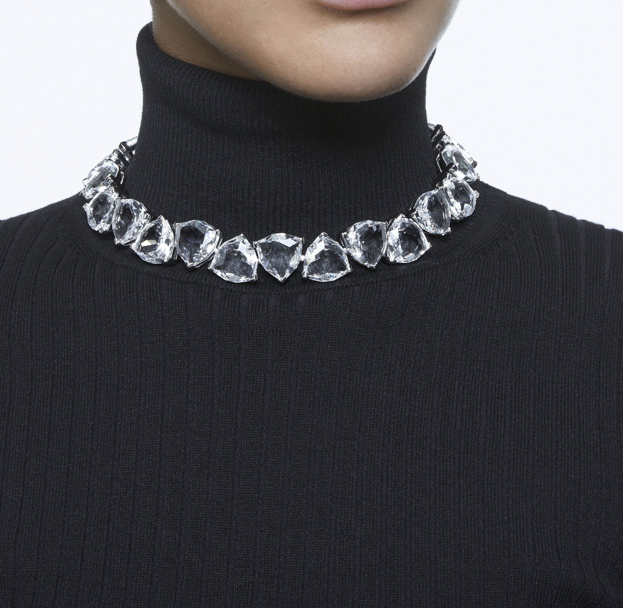 Millenia necklace Triangle White Rhodium plated